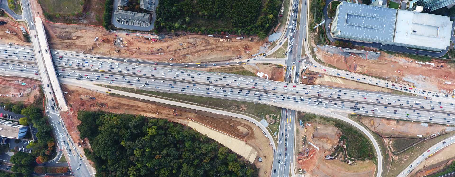 Aeriel view of two highways running perpendicular to each other.